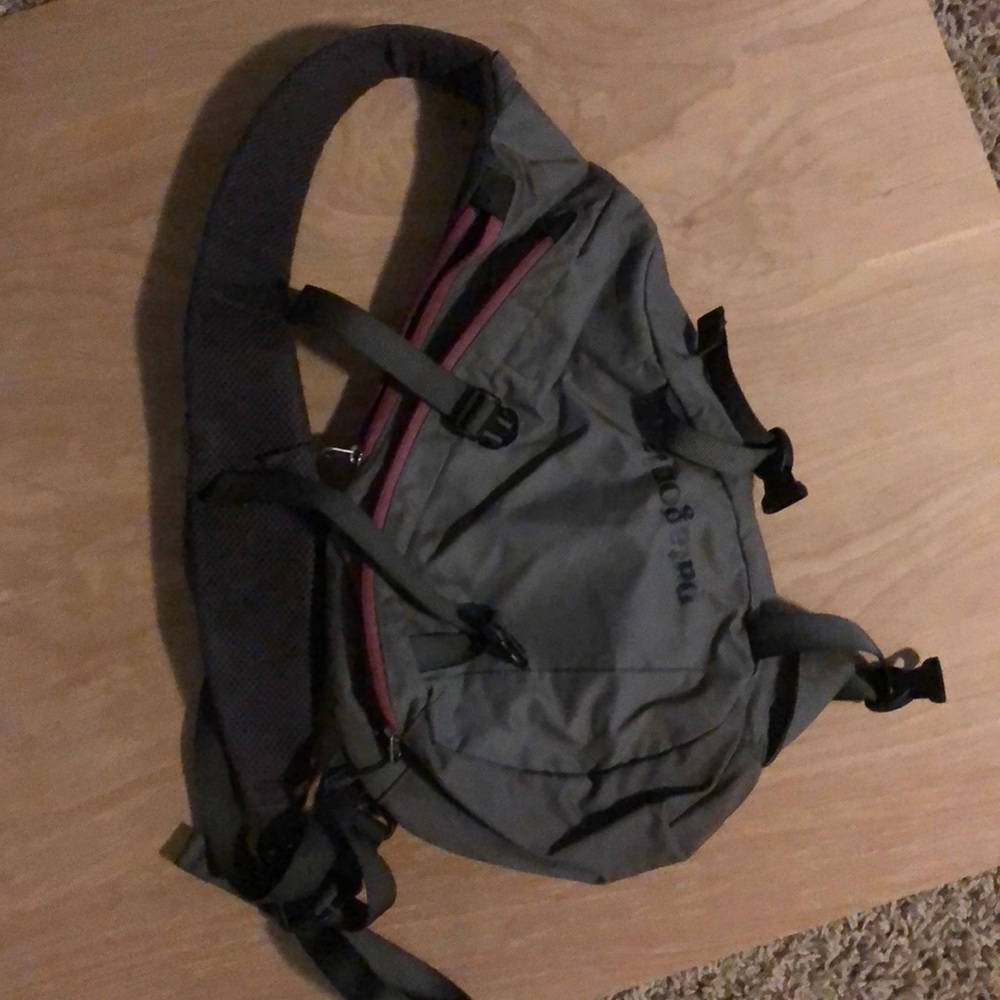 Patagonia womens atom sling 8L bag